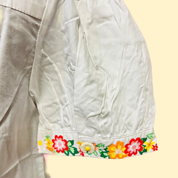 Looney Tunes x Unique Vintage Bugs Bunny Blouse Button Up Embroidered Floral Top - Picture 10 of 12